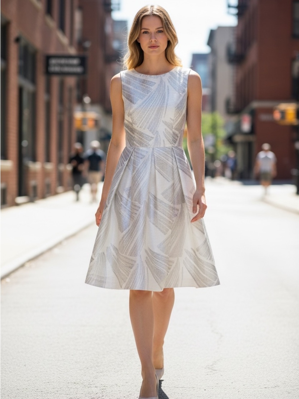 Ellen Tracy Gorgeous White & Silver Dress With Pleating Size 10